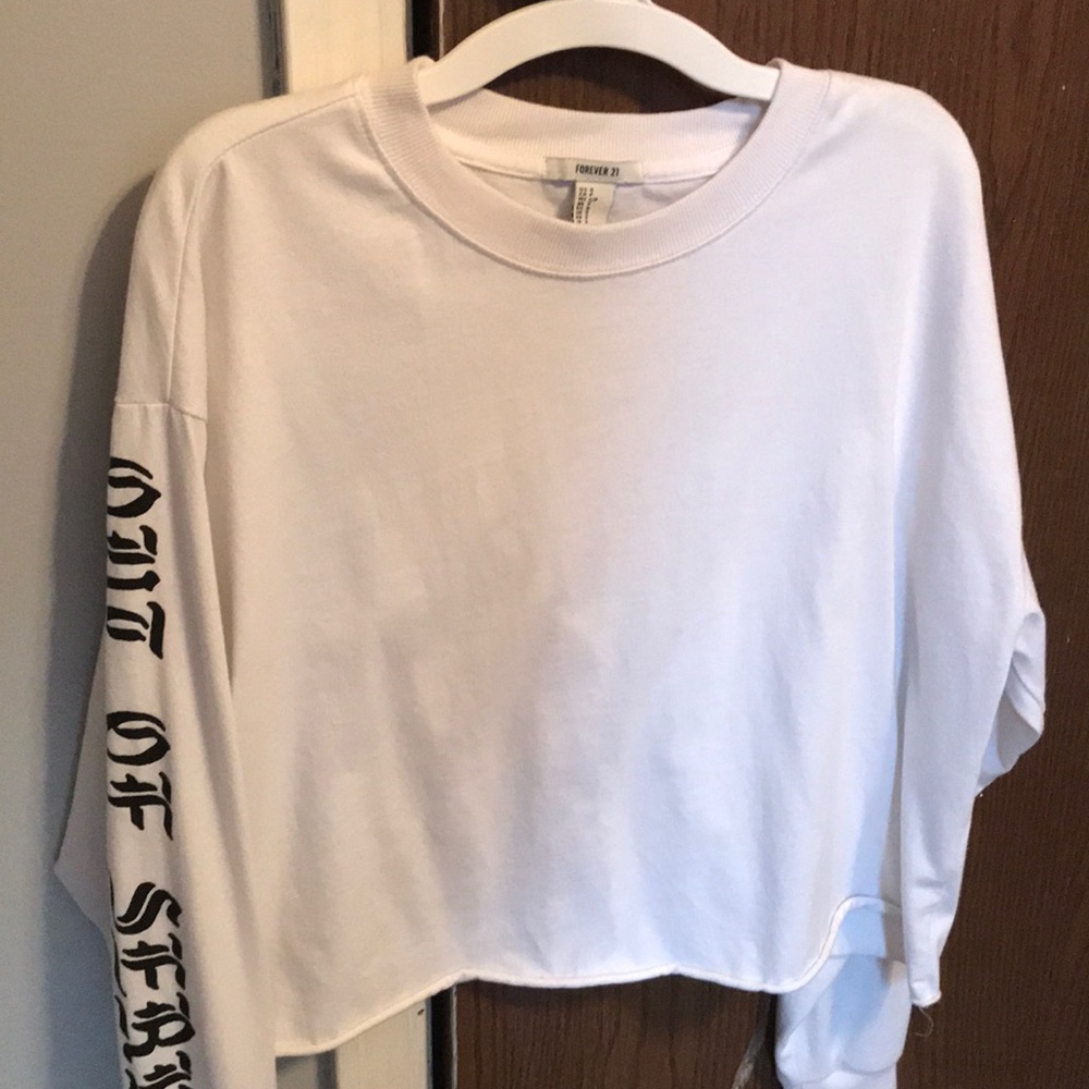 white long sleeve crop top
